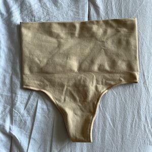 SKIMS S/M Thong Compression
